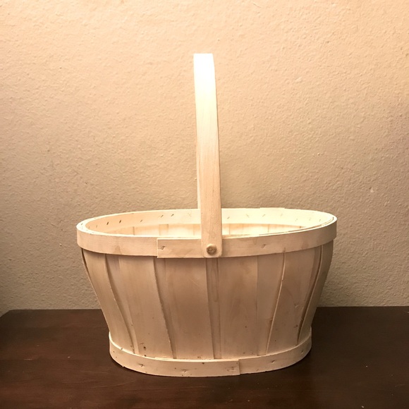 ‼️PRE-OWNED‼️Wooden Basket 🧺